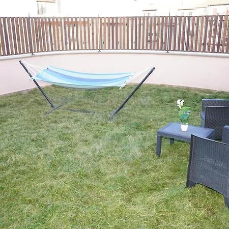 Marath 1 Apartment